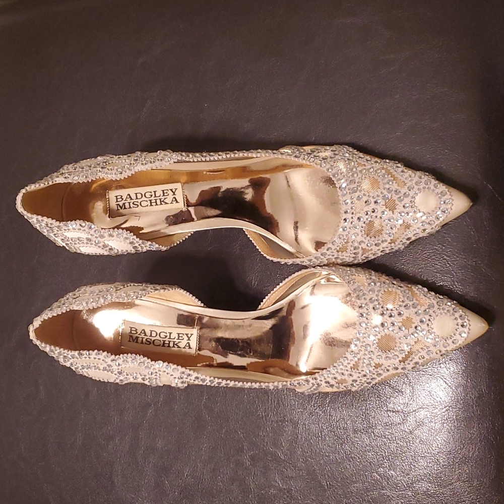 Badgley Mischka Ivory Embellished Heels Size 7